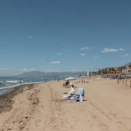 House With Sea And Mountain Views On The Beach, Bahia De Ferienhaus Marbella