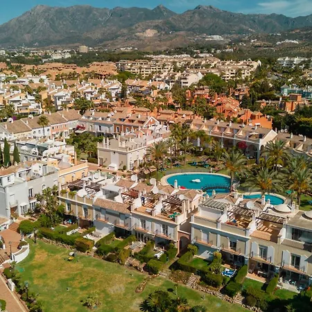 House With Sea And Mountain Views On The Beach, Bahia De بيت للعطل *