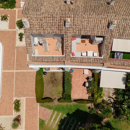 Дом отдыха House With Sea And Mountain Views On The Beach, Bahia De Марбелья