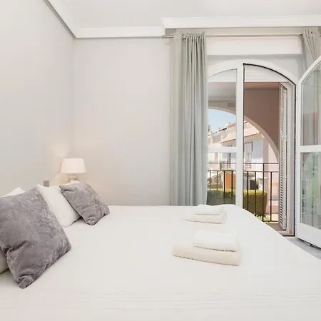 Ferienhaus House With Sea And Mountain Views On The Beach, Bahia De Marbella