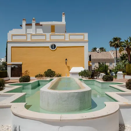 Ferienhaus House With Sea And Mountain Views On The Beach, Bahia De