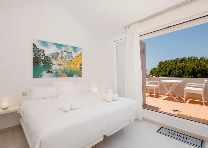 Casa vacanze House With Sea And Mountain Views On The Beach, Bahia De *