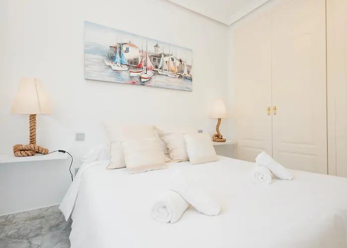 House With Sea And Mountain Views On The Beach, Bahia De Casa vacanze Marbella