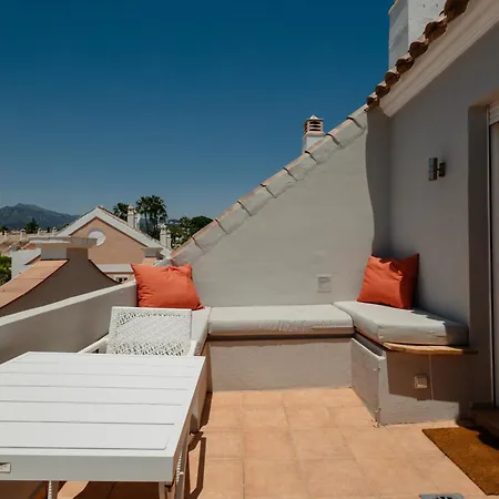 House With Sea And Mountain Views On The Beach, Bahia De Ferienhaus Marbella