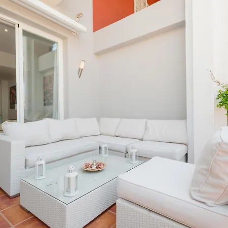Hébergement de vacances House With Sea And Mountain Views On The Beach, Bahia De